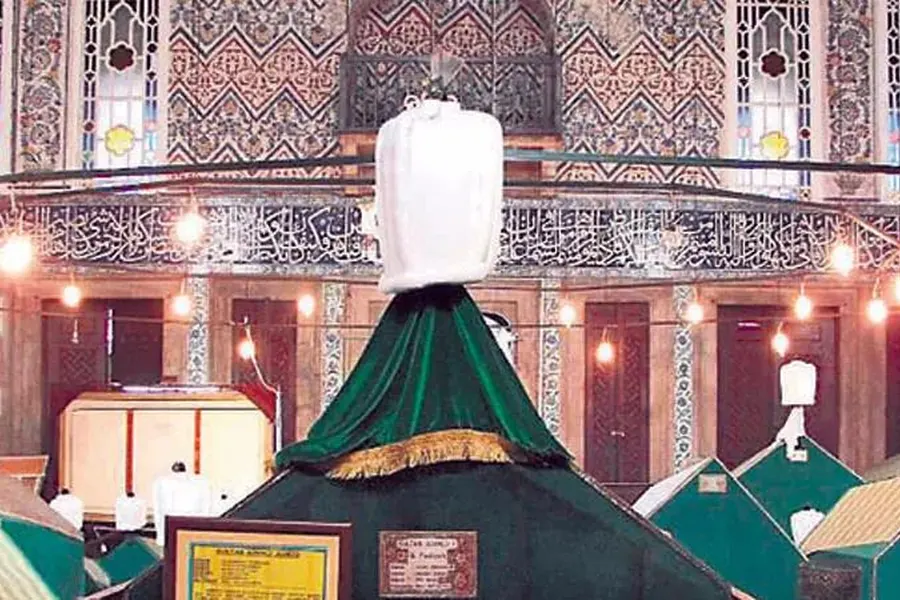 Inside an Ottoman tomb in Istanbul