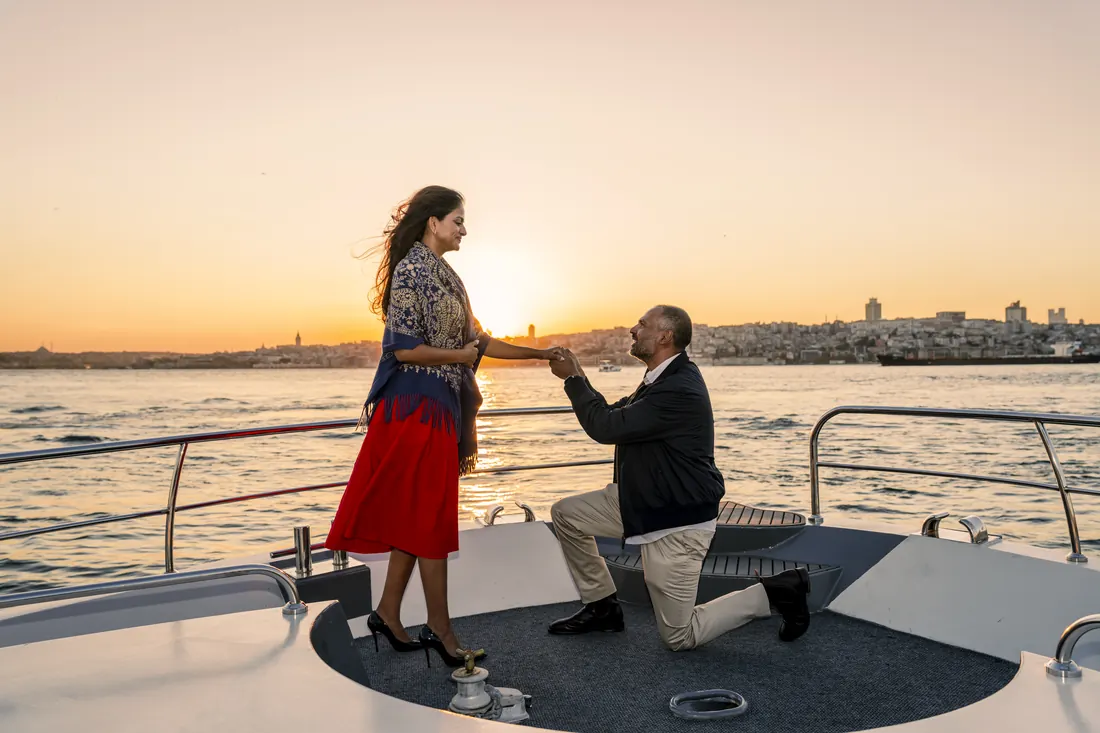 Marriage proposal on a yacht at sunset in Istanbul