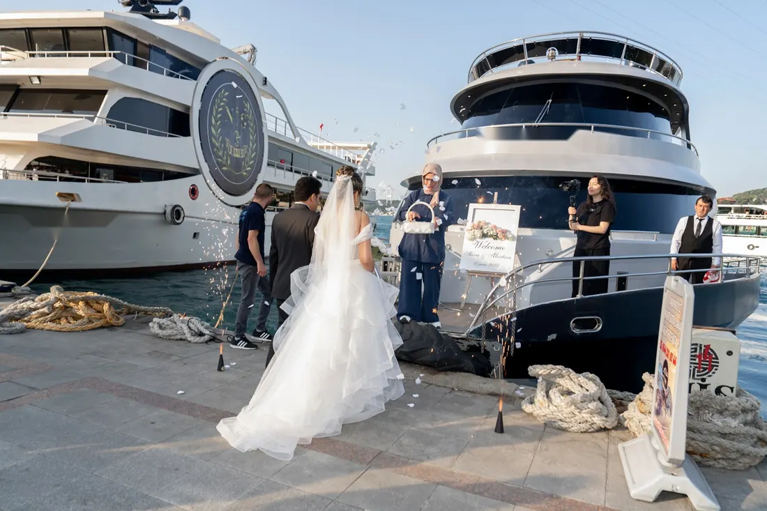 Bride arriving at the pier for the reception