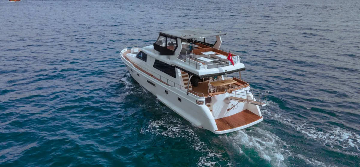 Ocean Breeze cruising on the Bosphorus