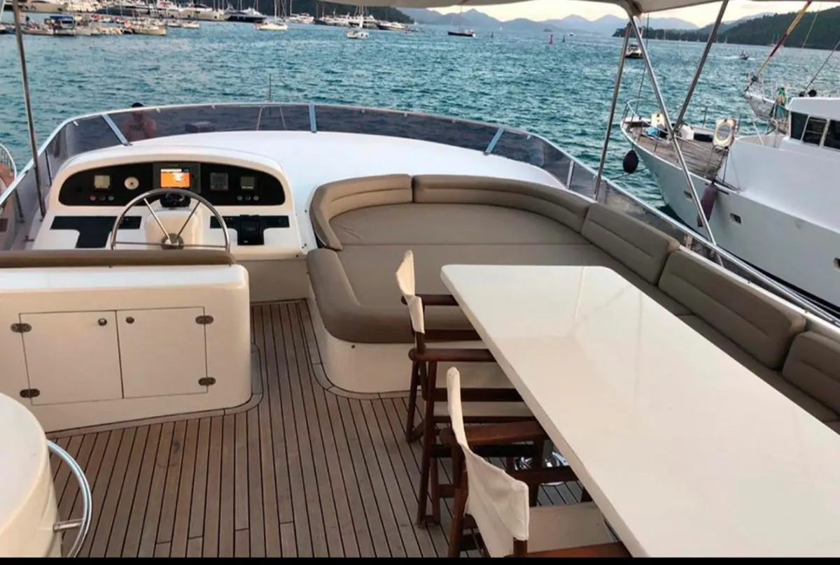 Flybridge dining table on Riviera