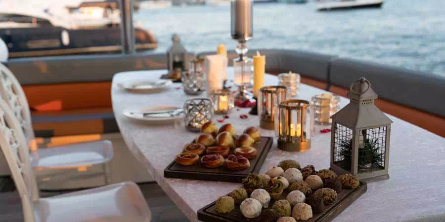 Bosphorus Breakfast Cruise – Morning Istanbul Yacht Tour