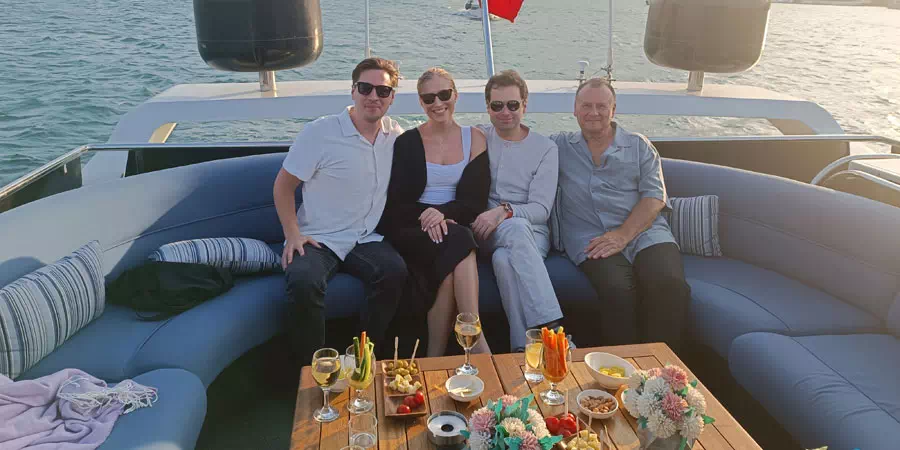 Istanbul Family Celebrations – Private Yacht Reunions & Milestone Events