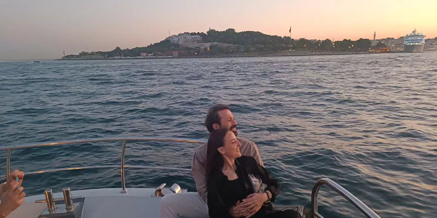 Istanbul Family Celebrations – Private Yacht Reunions & Milestone Events