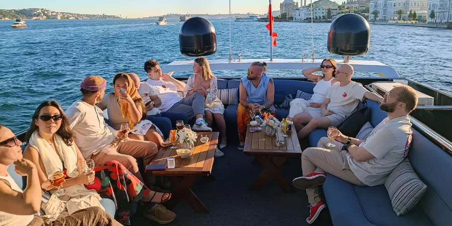Istanbul Family Celebrations – Private Yacht Reunions & Milestone Events