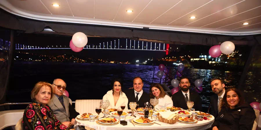 Istanbul Family Celebrations – Private Yacht Reunions & Milestone Events