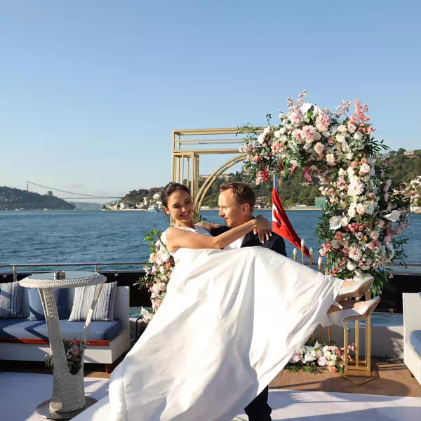 Wedding on Bosphorus on Private Yacht