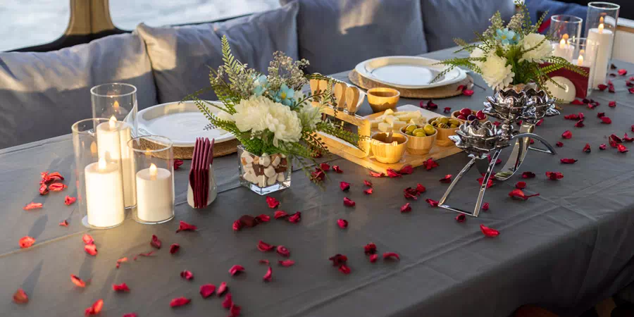 Valentine’s Day Bosphorus Yacht Tour – 14 February