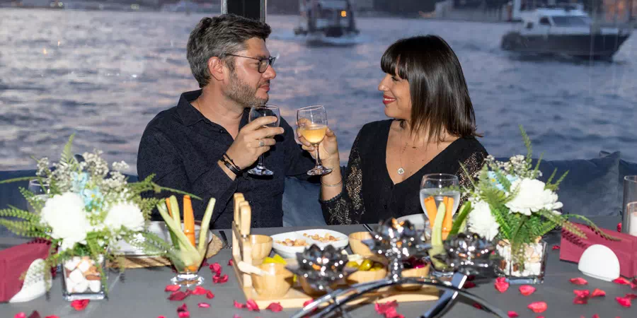 Valentine’s Day Bosphorus Yacht Tour – 14 February