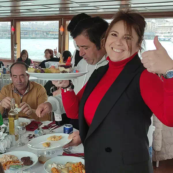 Crucero con almuerzo en Estambul