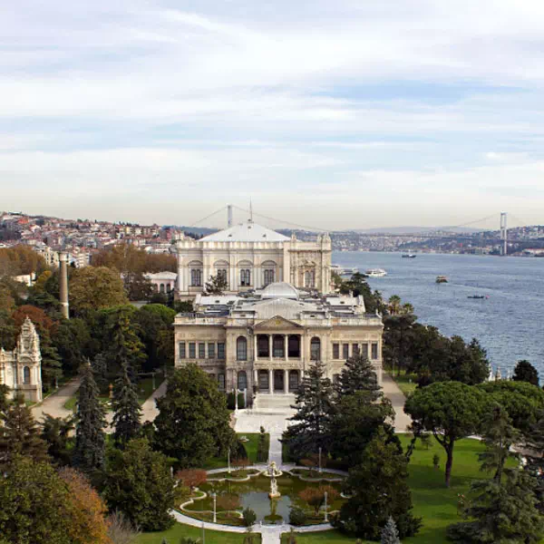 Visita al palacio de Dolmabahce y crucero por el Bósforo