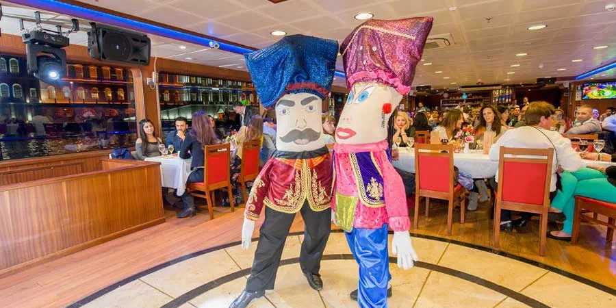 Crucero con cena por el Bósforo