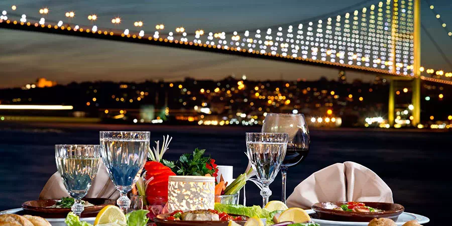 Istanbul Bosphorus Dinner Cruise with Private Yacht