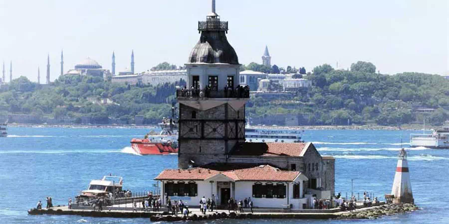 Crucero en Bosforo de Estambul