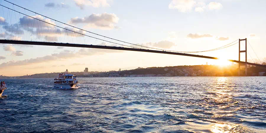 Crucero al Atardecer por el Bósforo en Estambul