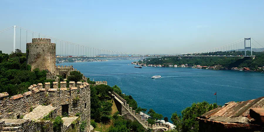 Full Day Istanbul Bosphorus and Black Sea Cruise with Lunch