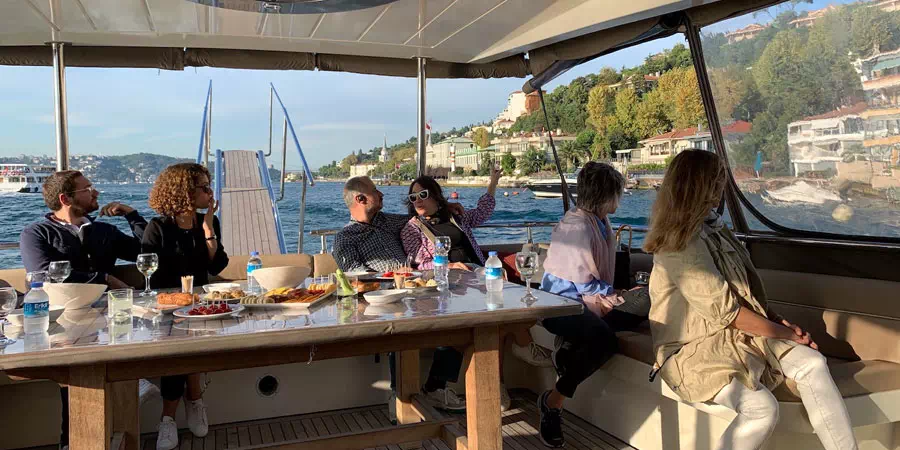 Istanbul Bosphorus Lunch Cruise on Boat