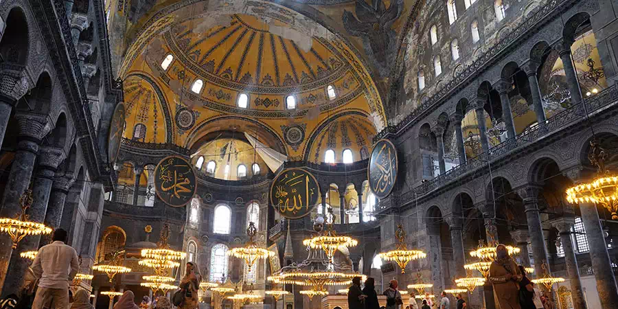 Istanbul Tour for the Best Selfies