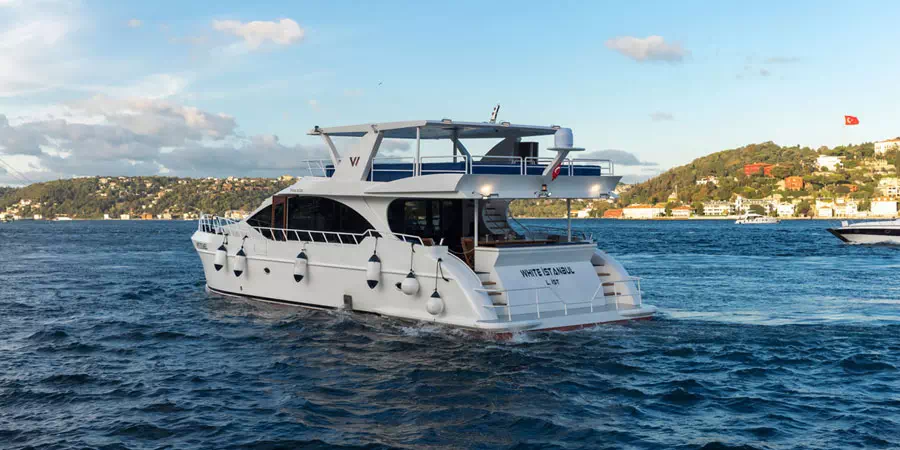 VIP Yacht Cruise Istanbul – Luxury Private Bosphorus Experience